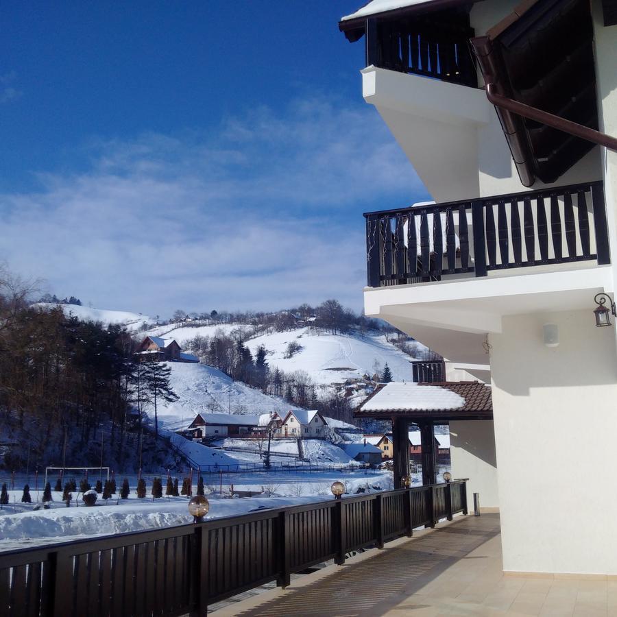 Flori De Mar Hotel Poiana Mărului Buitenkant foto
