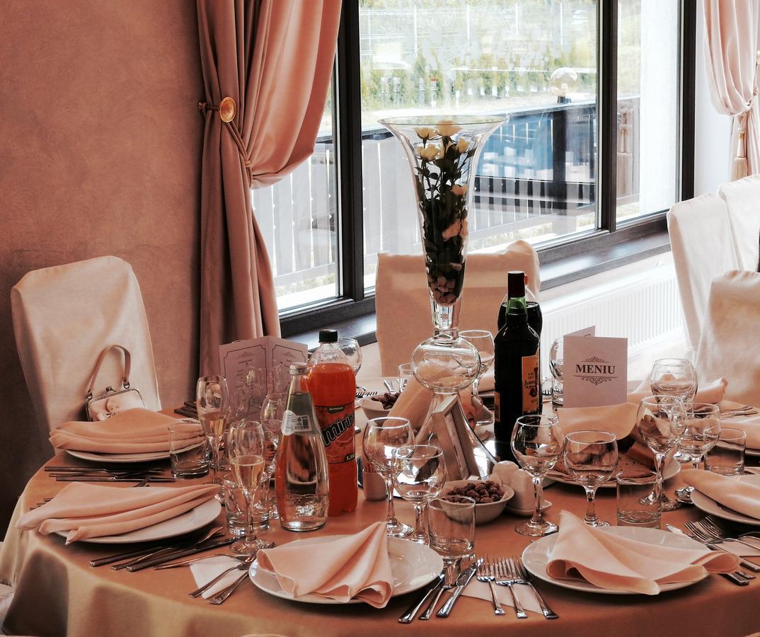 Flori De Mar Hotel Poiana Mărului Buitenkant foto