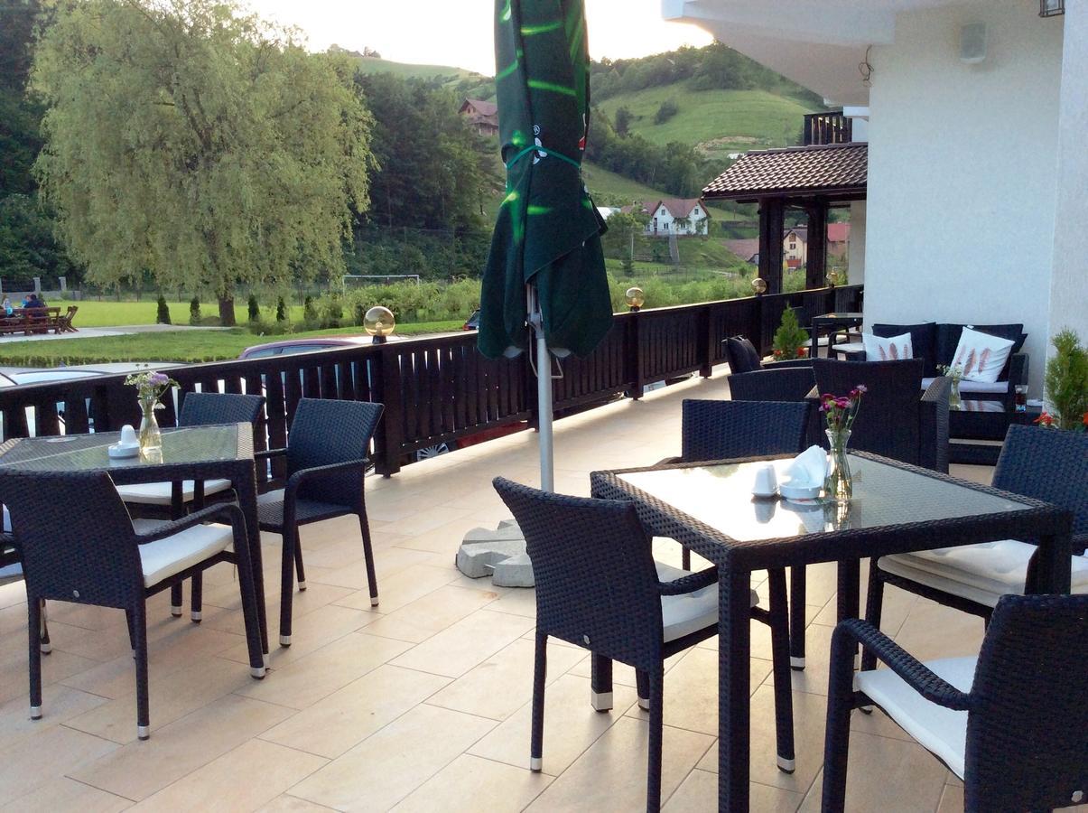 Flori De Mar Hotel Poiana Mărului Buitenkant foto